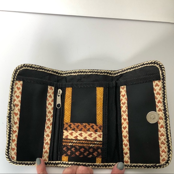 Colorful woven wallet - Picture 7 of 7